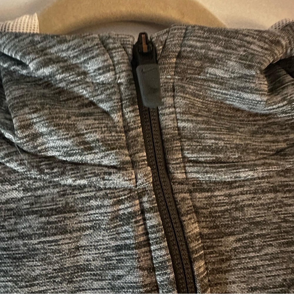 Nike Dri-FIT Full Zip Hoodie Kids XL Gray Performance Jacket - Picture 4 of 13